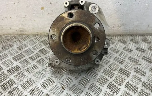 BMW 4 F32 F33 Front wheel hub spindle knuckle 6858311