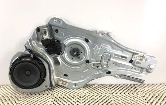 KIA Sportage Front door window regulator with motor 824803U020