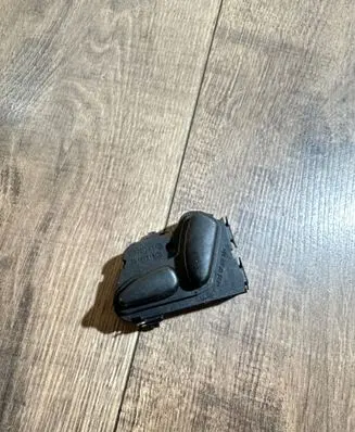 Mercedes-Benz E W211 Seat control switch 2108213851 03483815
