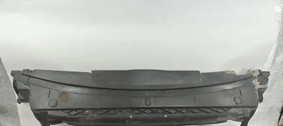 Volvo XC70 Front bumper skid plate/under tray 09484049