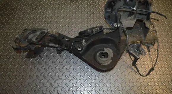Rear wheel hub