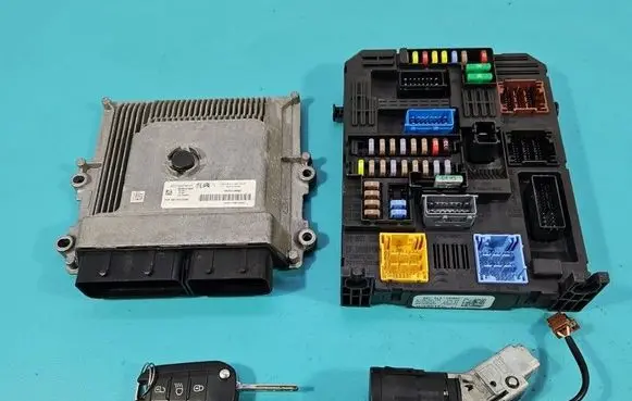 Peugeot 308 Engine control unit/module ECU 9829728480 IMPRK1551433