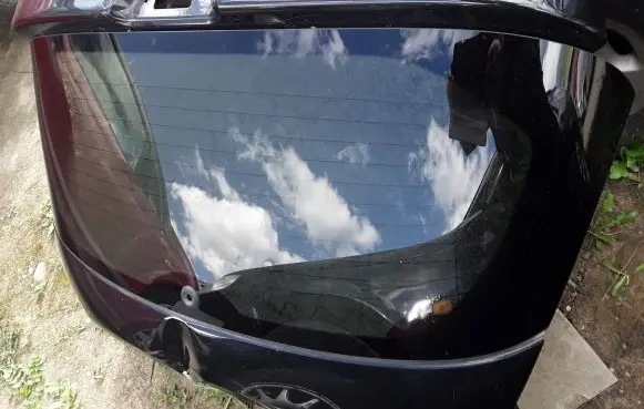 Nissan Juke I F15 Rear windscreen/windshield window 