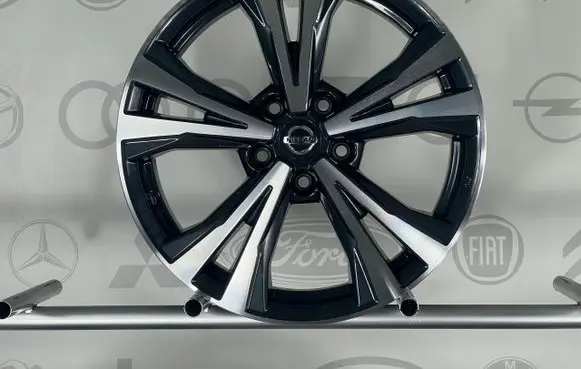 Nissan Qashqai R18 alloy rim 
