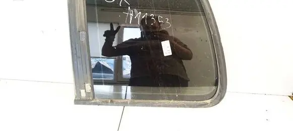 Volkswagen Touran I Rear side window 1T0845041