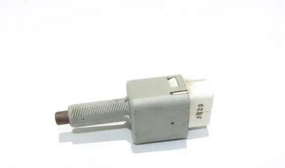 Toyota RAV 4 (XA30) Brake pedal sensor switch