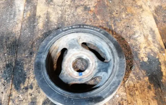 Ford Fiesta Crankshaft pulley 9654961080