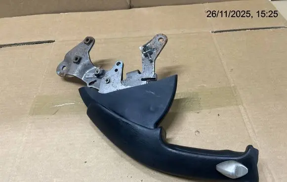 Honda CR-V Handbrake/parking brake lever assembly