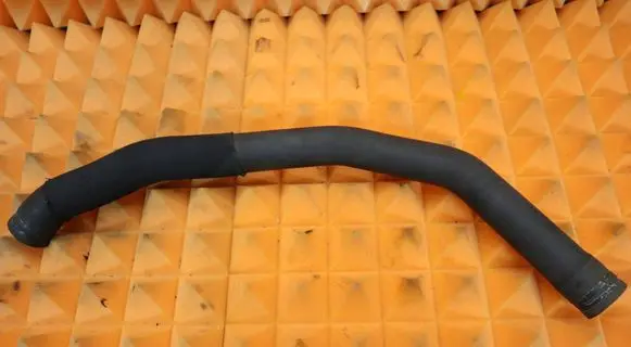 Mercedes-Benz B W245 Engine coolant pipe/hose 1695011082