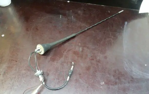Audi A6 S6 C5 4B Radio antenna 