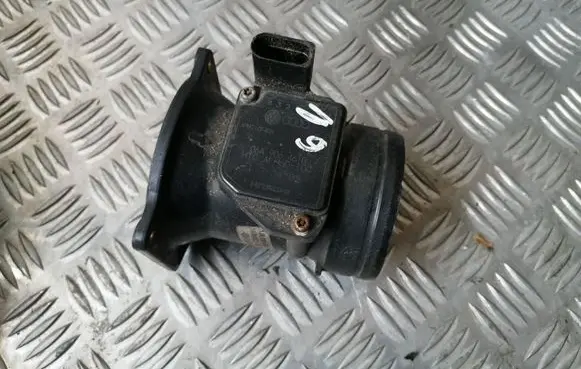 Volkswagen Golf IV Mass air flow meter 06A906461B