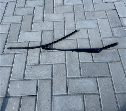 Skoda Octavia Mk2 (1Z) Front wiper blade arm 1Z1955409A
