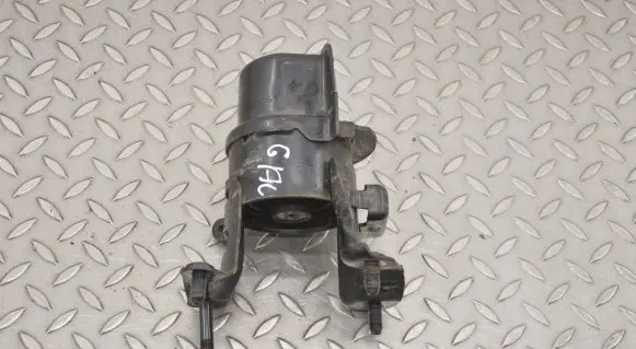 Lexus ES 250 - 300 - 330 Engine mount bracket K8030010