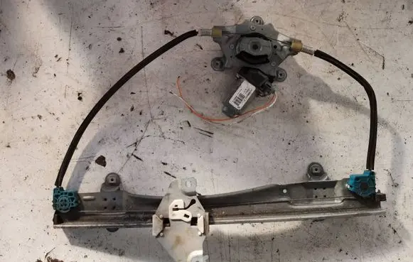 Renault Twingo II Front door window regulator with motor 400957C