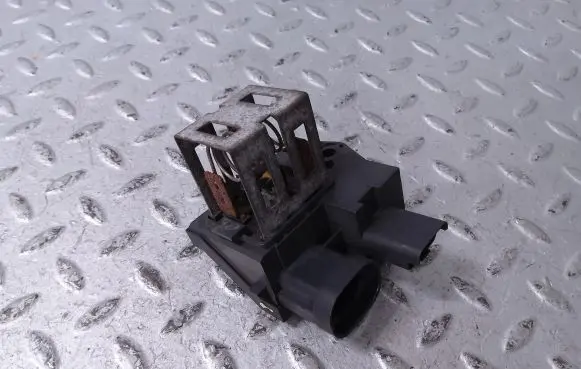 Citroen DS5 Coolant fan relay 9663558880