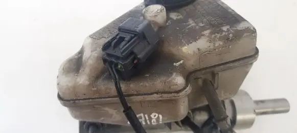 Brake fluid reservoir