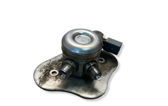 BMW 3 E90 E91 Fuel injection high pressure pump 7562473 2000379746 0261520041