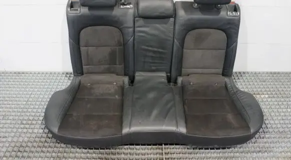 Skoda Superb B6 (3T) Second row seats 