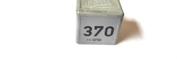 Audi A6 S6 C6 4F Other relay 8D0951253