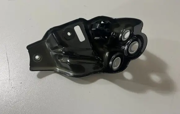 BMW X7 G07 Fender mounting bracket 7451726 7497292