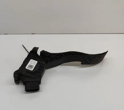 Volkswagen Golf VII Accelerator throttle pedal 5Q1723503F 6PV01062101