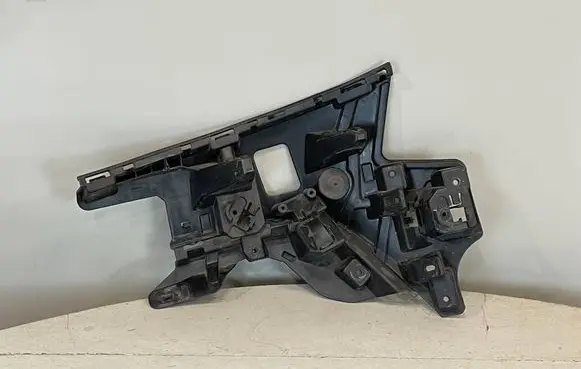 Volvo V40 Cross country Front bumper mounting bracket 31425231