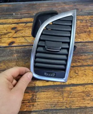 Audi Q7 4L Dashboard side air vent grill/cover trim 4L0820902T