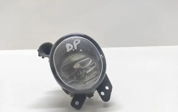 Mercedes-Benz C W204 Front fog light A2518200856 0305076002
