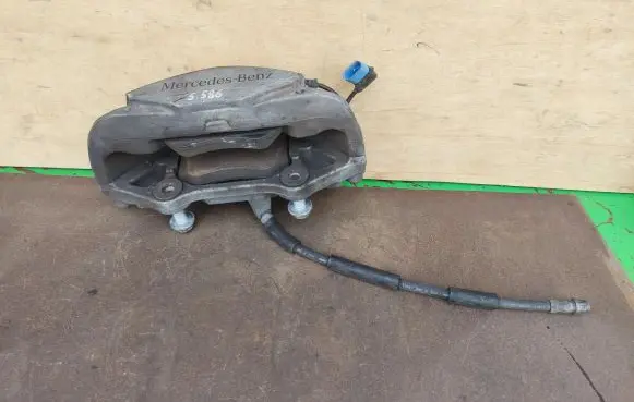 Mercedes-Benz C W205 Front brake caliper 01178 A2055403406