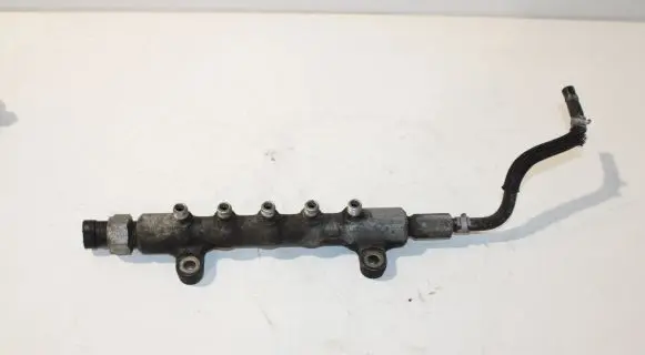 Toyota Avensis T250 Fuel main line pipe