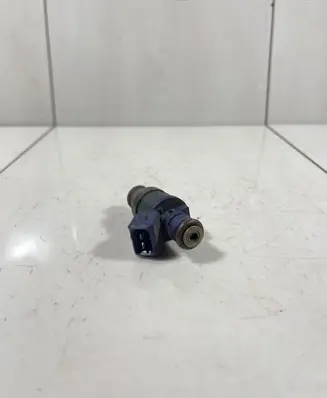 Audi A6 S6 C4 4A Fuel injector 078133551L