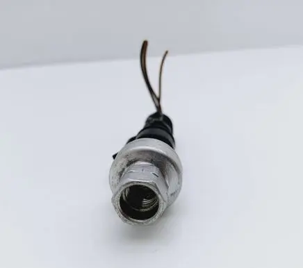 Opel Corsa C Air conditioning (A/C) pressure sensor 09131721