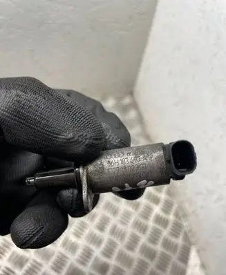 Audi A5 8T 8F Camshaft vanos timing valve 06h103697a