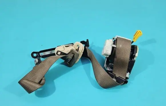 Chrysler Voyager Front seatbelt 265073RH08 IMPRK1439618