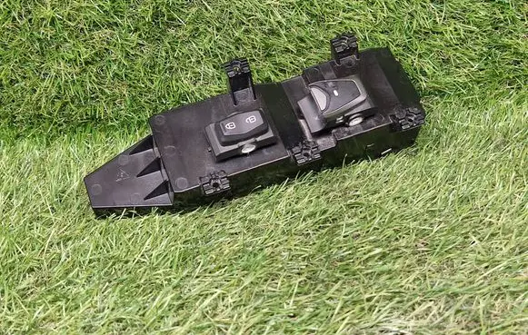 Hyundai Santa Fe Electric window control switch 935754Z000 39S5101210