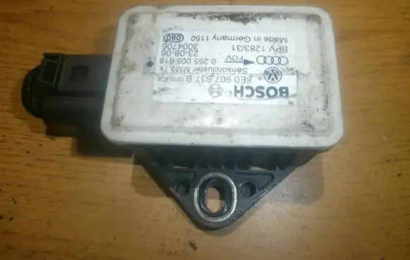 Audi A6 S6 C5 4B ESP acceleration yaw rate sensor 0265005618 8E0907637B
