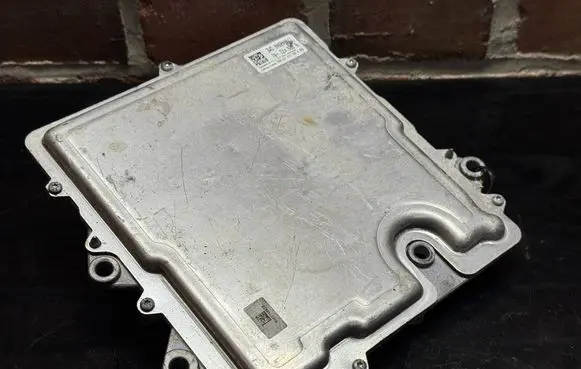 BMW 3 F30 F35 F31 Engine control unit/module 0261S10197 8626472 770040946