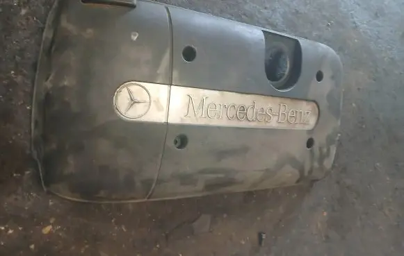 Mercedes-Benz C W203 Engine cover (trim) A6110101067