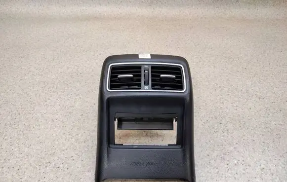 Infiniti Q50 Rear air vent grill 