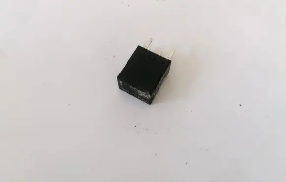 Chrysler Pacifica Other relay 56049018ab 0431301b