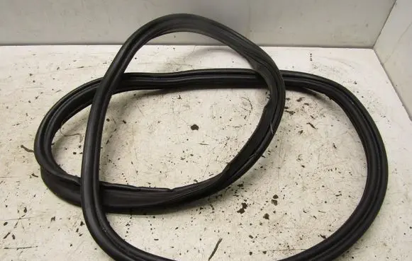 Mini One - Cooper F56 F55 Trunk rubber seal (body)