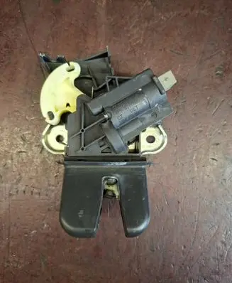Audi A8 S8 D3 4E Tailgate/trunk/boot lock/catch/latch 4F5827505D