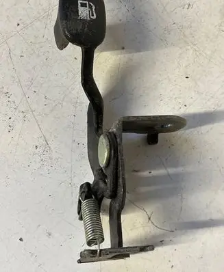 KIA Ceed Fuel tank opening switch 
