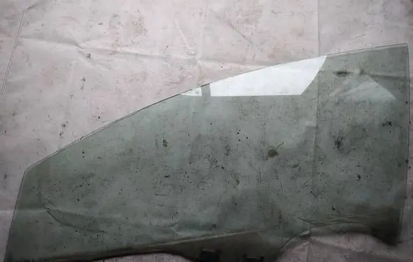 Honda Civic Front door window glass four-door as2