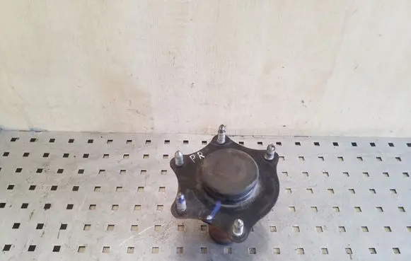 Honda CR-V Coil spring mount 