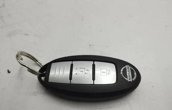 Nissan Juke II F16 Ignition key/card 
