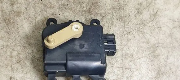 Mazda 6 Air flap motor/actuator 0615H