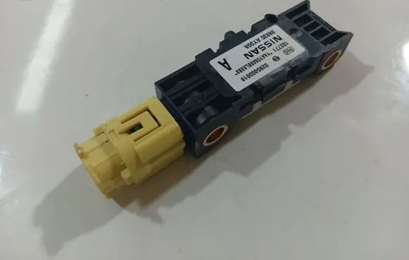 Nissan Note (E11) Airbag deployment crash/impact sensor 0285003019