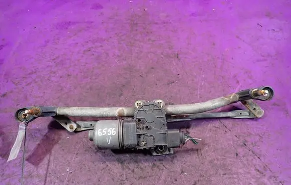 Lancia Ypsilon Front wiper linkage and motor 
