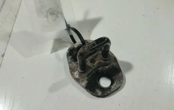 Peugeot Expert Rear door lock loop/hook striker 